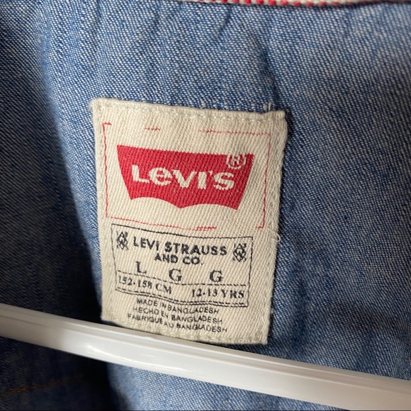 Levi’s Denim Button-Up Shirt - Picture 2 of 6